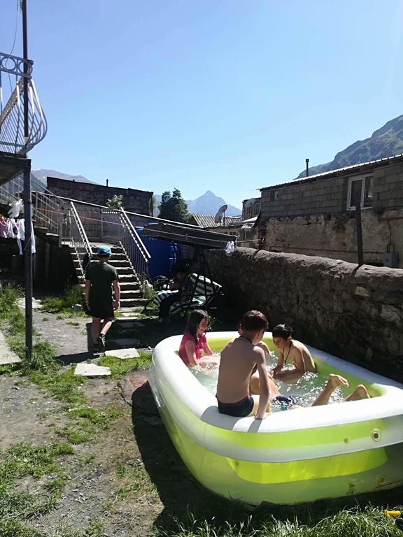 Nikoloz Guesthouse Kazbegi Ngoại thất bức ảnh