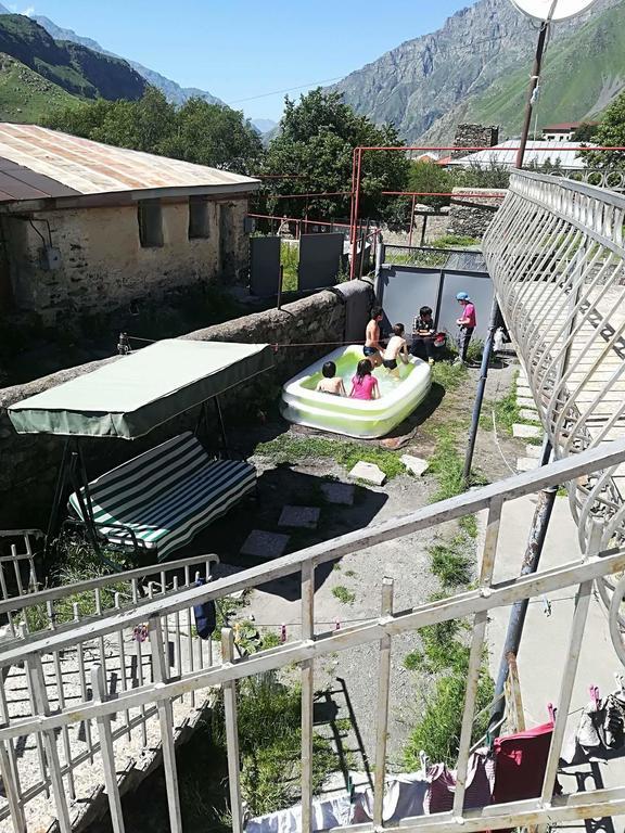 Nikoloz Guesthouse Kazbegi Ngoại thất bức ảnh