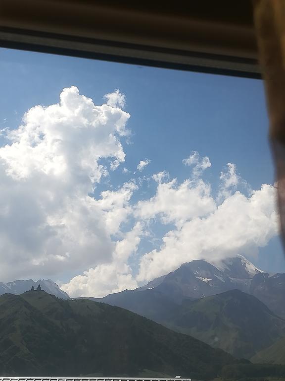 Nikoloz Guesthouse Kazbegi Ngoại thất bức ảnh