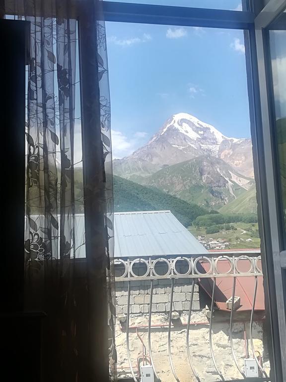 Nikoloz Guesthouse Kazbegi Ngoại thất bức ảnh