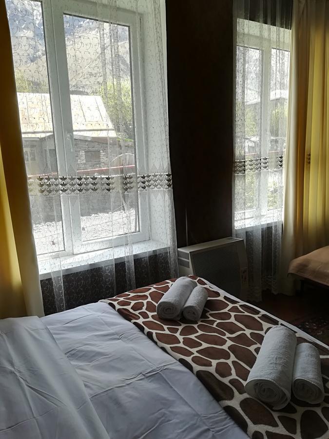 Nikoloz Guesthouse Kazbegi Ngoại thất bức ảnh