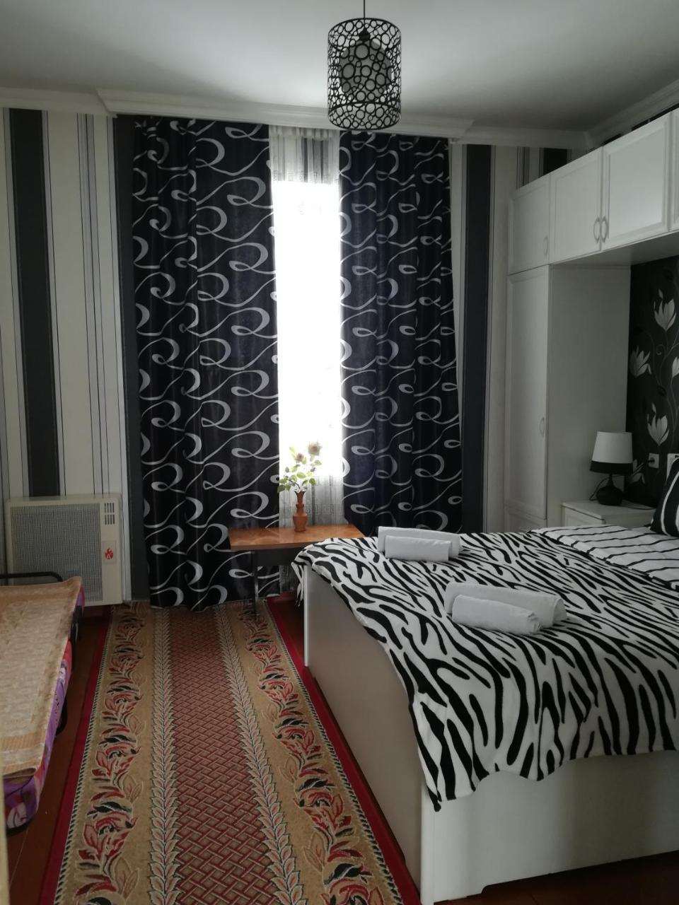 Nikoloz Guesthouse Kazbegi Ngoại thất bức ảnh